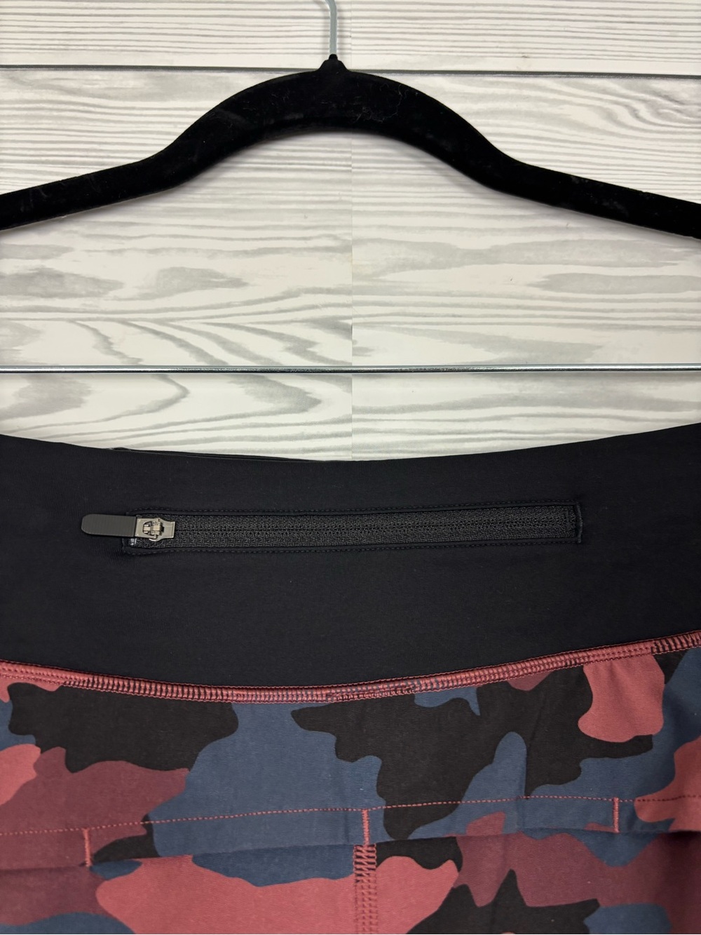 Lululemon Speed Up Low-Rise lined shorts size 12 camo smoky red - Picture 5 of 8